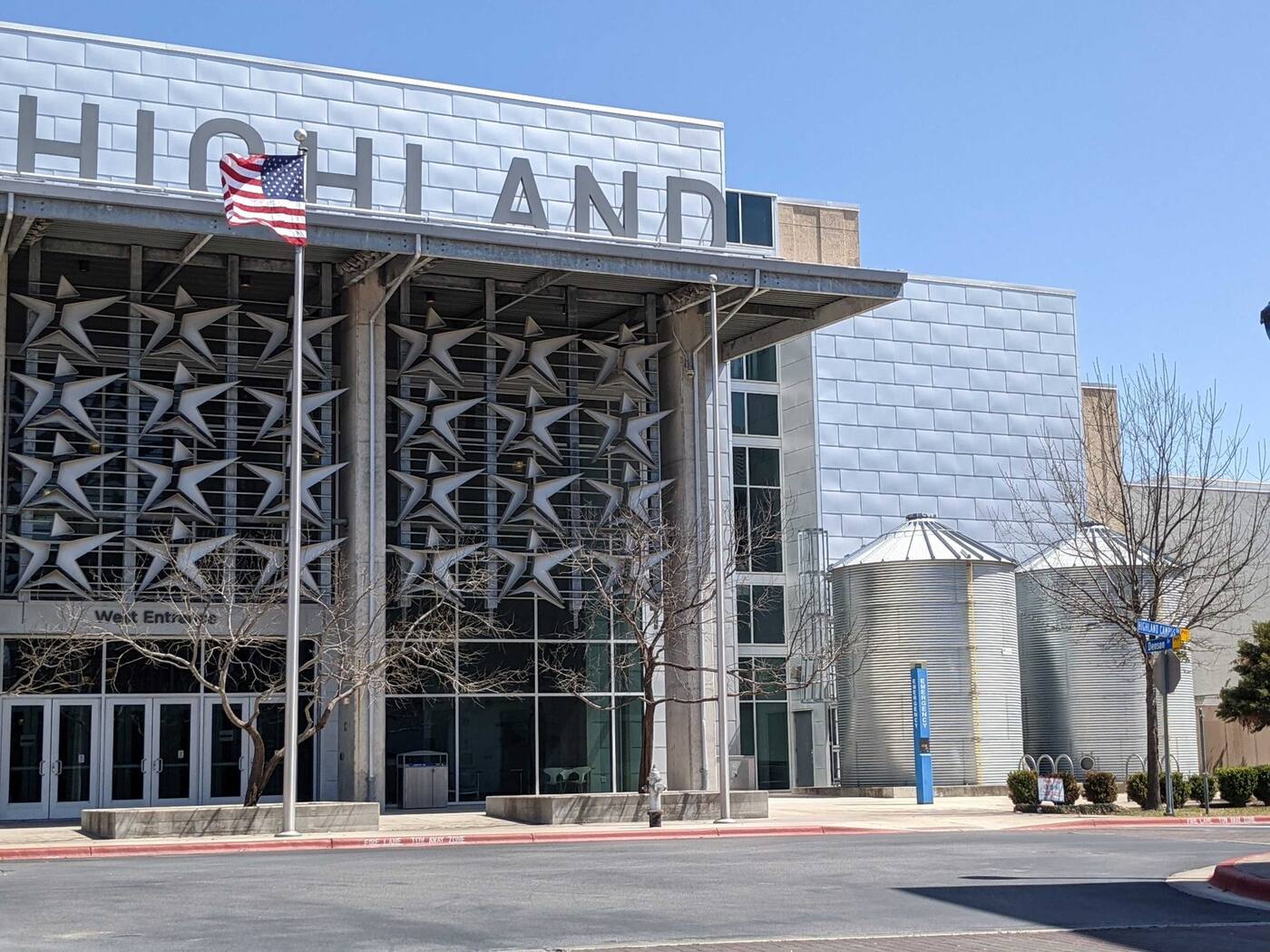 Commercial building with a stormwater planter at the street