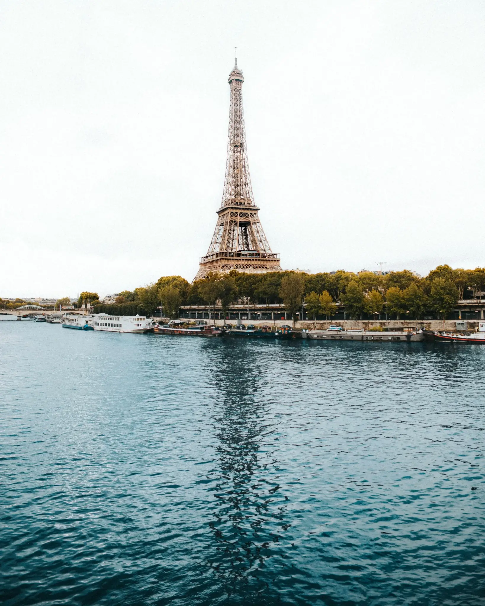 paris olympic river